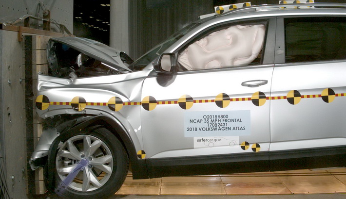 NHTSA crash test of the 2020 Volkswagen Atlas