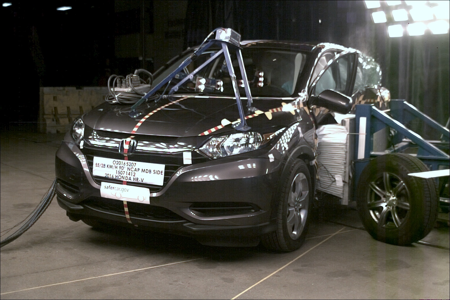 NHTSA Side impact test of the 2020 Honda HR-V