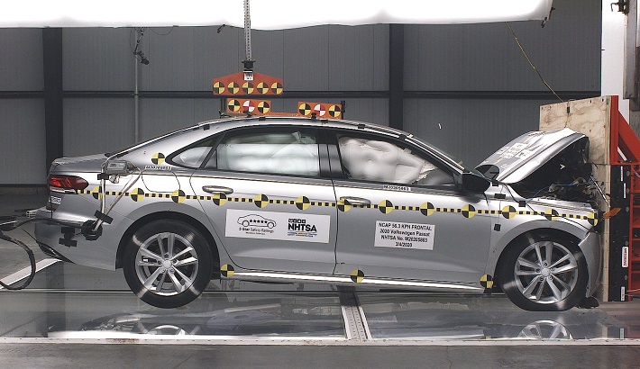 NHTSA crash test of the 2020 Volkswagen Passat