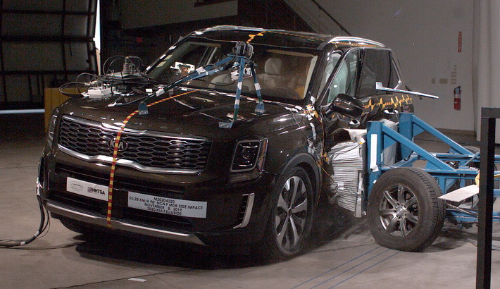 NHTSA Side impact test of the 2021 Kia Telluride