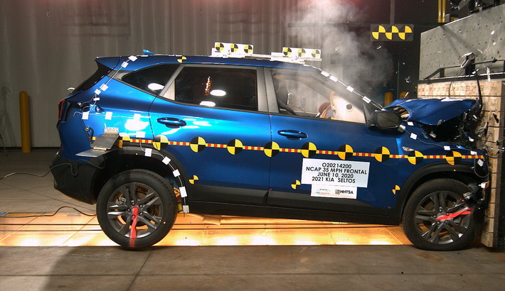 NHTSA crash test of the 2021 Kia Seltos