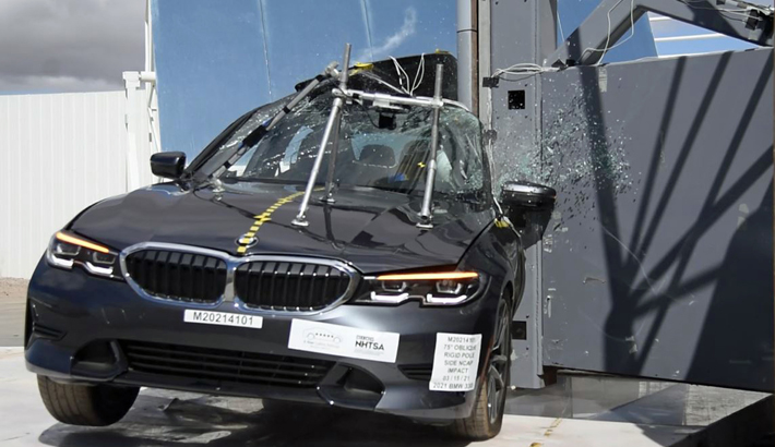 NHTSA Side pole test of the 2021 BMW 3 Series