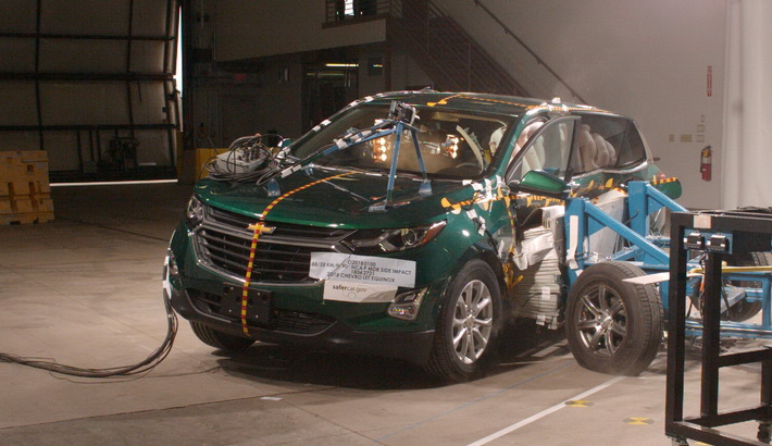 NHTSA Side impact test of the 2021 Chevrolet Equinox