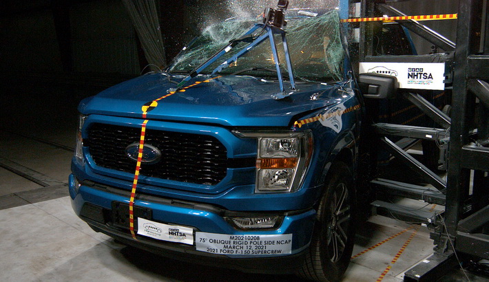 NHTSA Side pole test of the 2021 Ford F-150