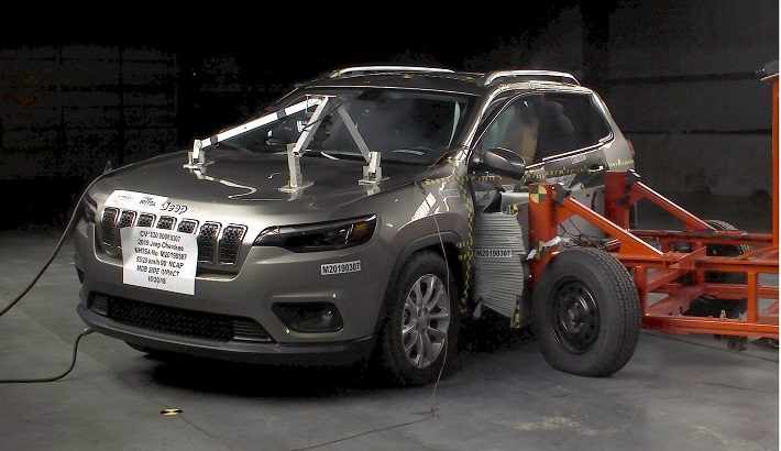NHTSA Side impact test of the 2021 Jeep Cherokee