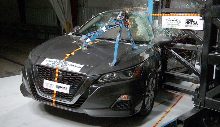 NHTSA Side pole test of the 2021 Nissan Altima