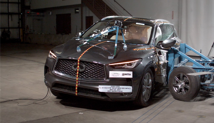 NHTSA Side impact test of the 2021 Infiniti Qx50