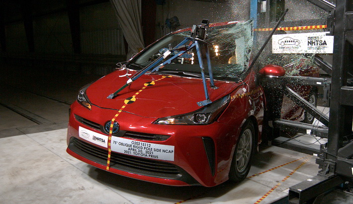 NHTSA Side pole test of the 2021 Toyota Prius