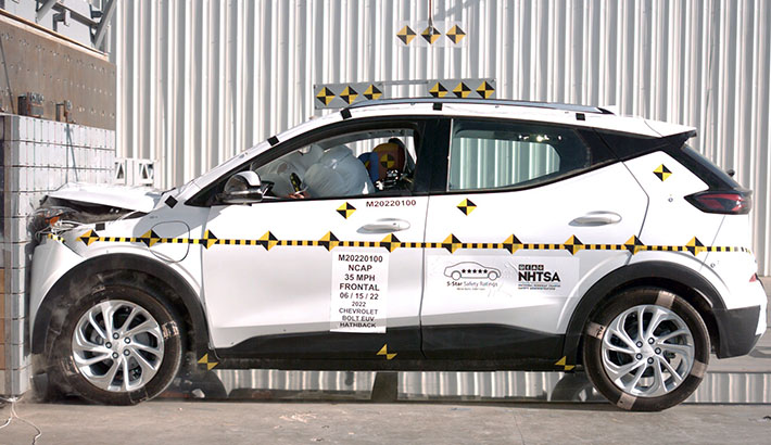 NHTSA crash test of the 2022 Chevrolet Bolt Euv