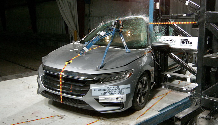 NHTSA Side pole test of the 2022 Honda Insight