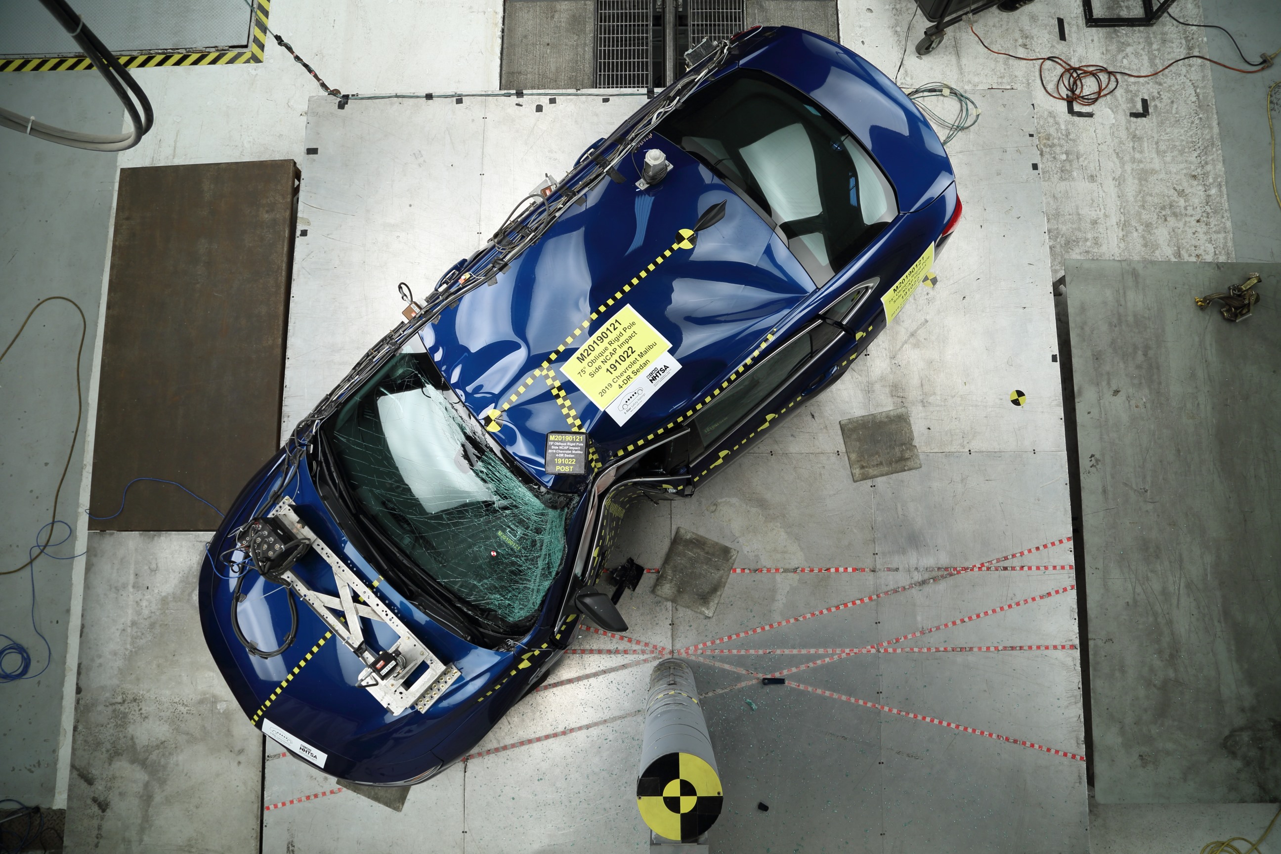 NHTSA Side pole test of the 2022 Chevrolet Malibu