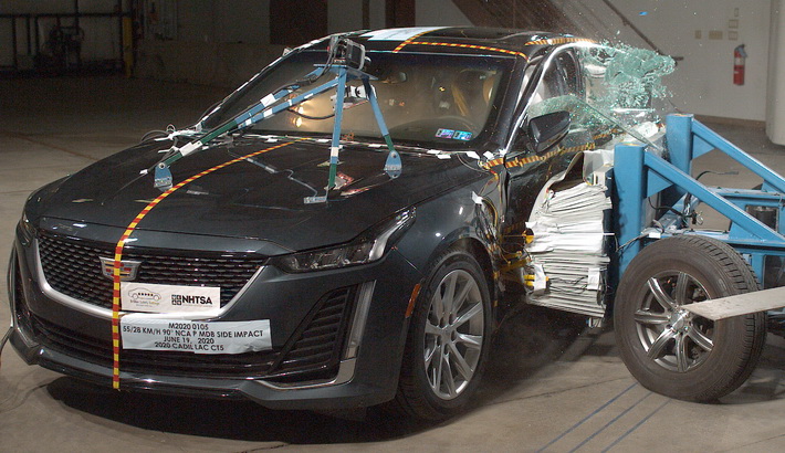 NHTSA crash test of the 2022 Cadillac Ct5-V Blackwing