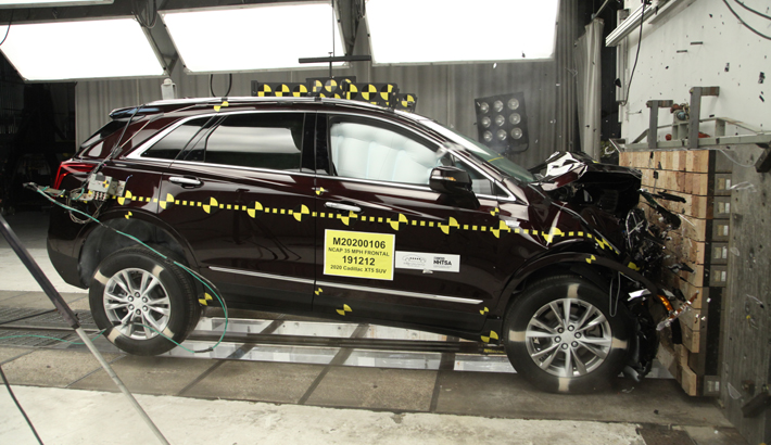 NHTSA crash test of the 2022 Cadillac Xt5