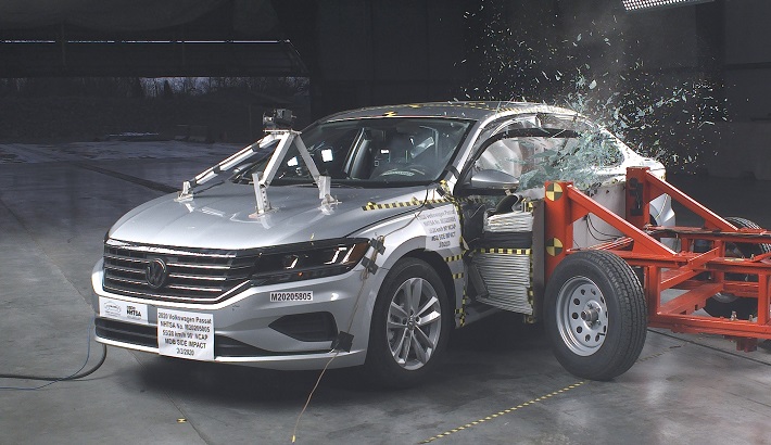 NHTSA Side impact test of the 2021 Volkswagen Passat