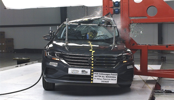 NHTSA Side pole test of the 2021 Volkswagen Passat