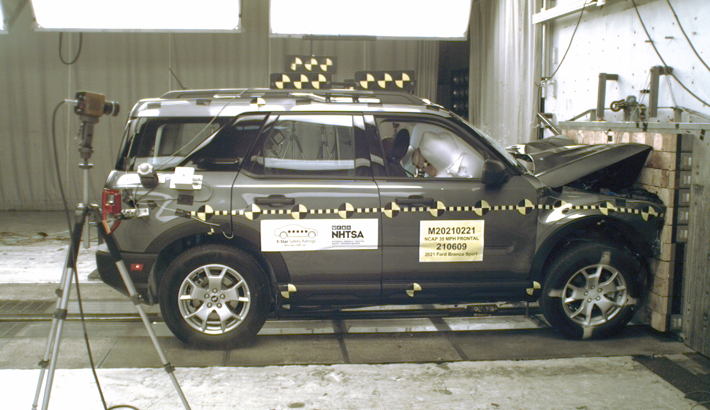 NHTSA crash test of the 2022 Ford Bronco Sport