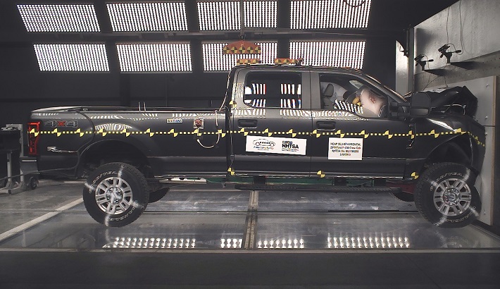 NHTSA crash test of the 2022 Ford F-250