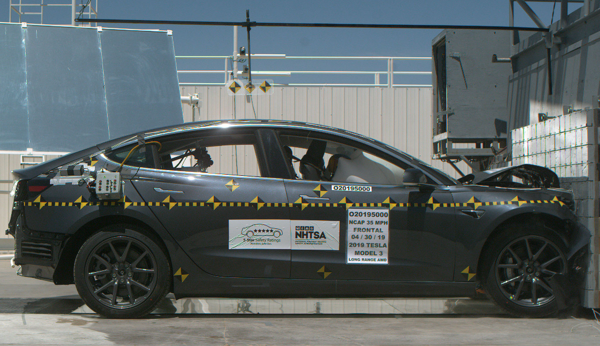 NHTSA crash test of the 2022 Tesla Model 3