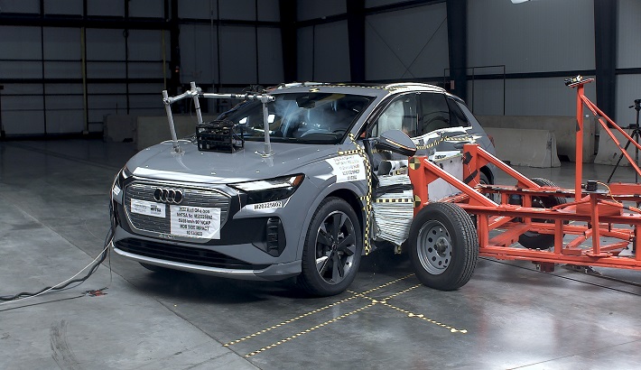 NHTSA Side impact test of the 2022 Audi Q4 E-Tron