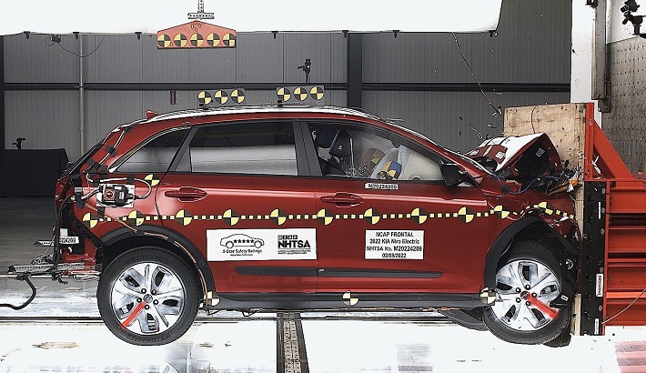NHTSA crash test of the 2022 Kia Niro Electric