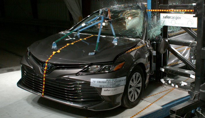 NHTSA Side pole test of the 2022 Toyota Camry