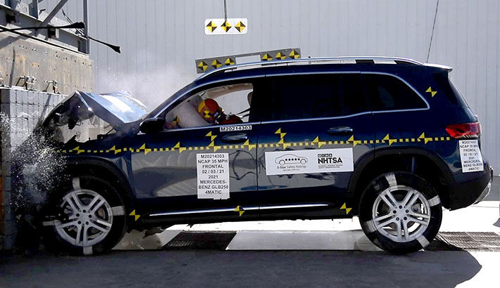 NHTSA crash test of the 2022 Mercedes-Benz Glb-Class