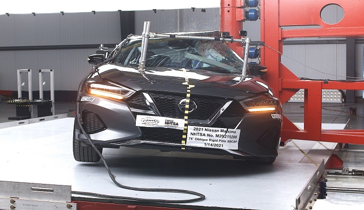 NHTSA Side pole test of the 2022 Nissan Maxima