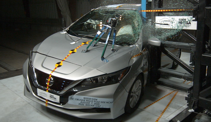 NHTSA Side pole test of the 2022 Nissan Leaf