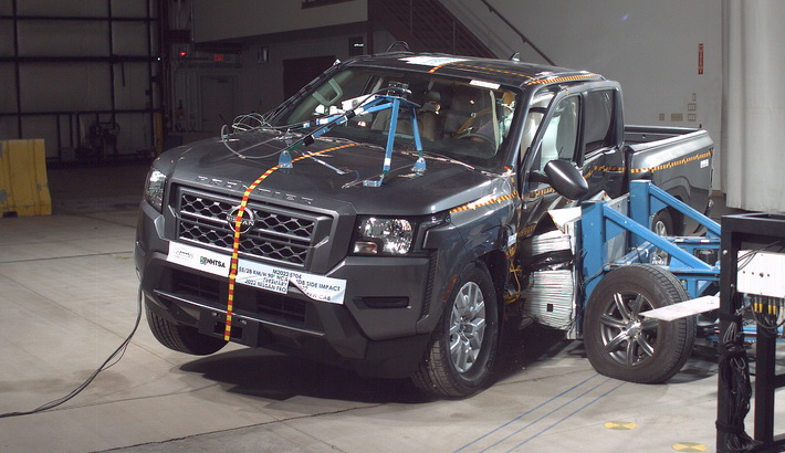 NHTSA Side impact test of the 2022 Nissan Frontier