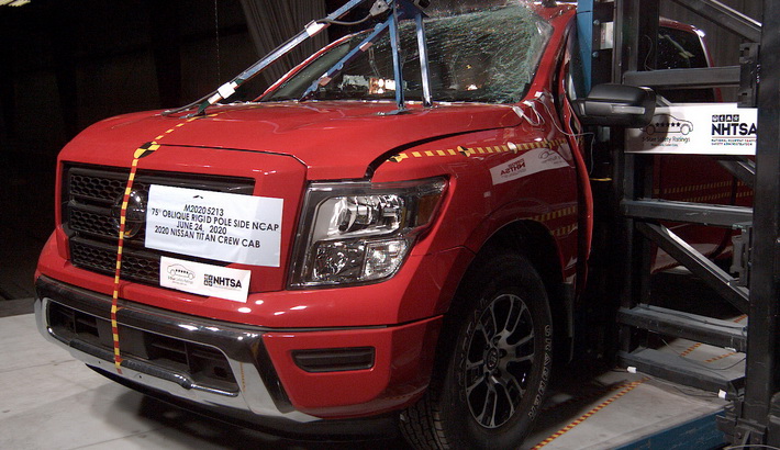 NHTSA Side pole test of the 2022 Nissan Titan