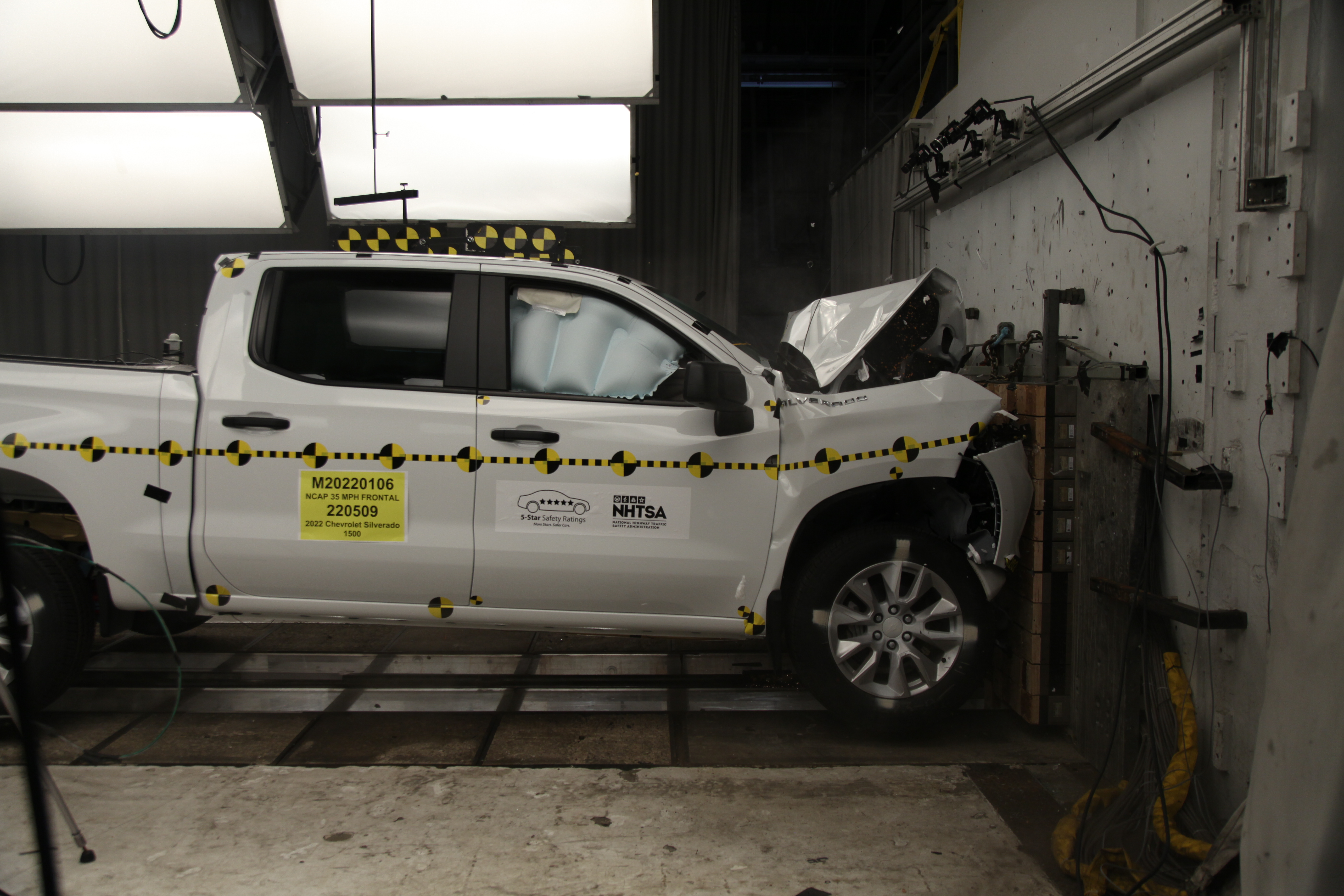 NHTSA crash test of the 2022 Chevrolet Silverado 1500