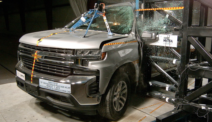 NHTSA Side pole test of the 2022 Chevrolet Silverado 1500