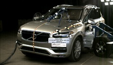 NHTSA Side impact test of the 2022 Volvo Xc90 T5 Fwd