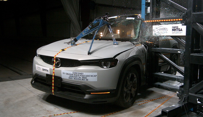 NHTSA Side pole test of the 2022 Mazda MX-30