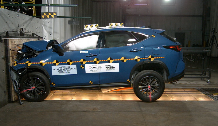 NHTSA crash test of the 2022 Lexus NX 350