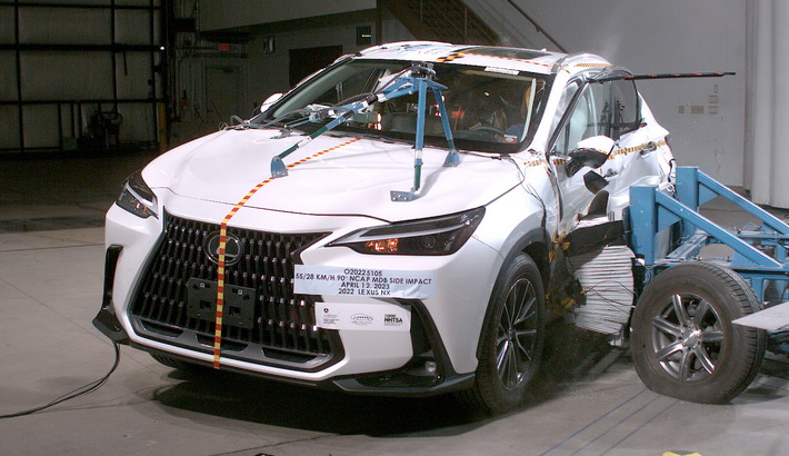 NHTSA Side impact test of the 2022 Lexus NX 350h
