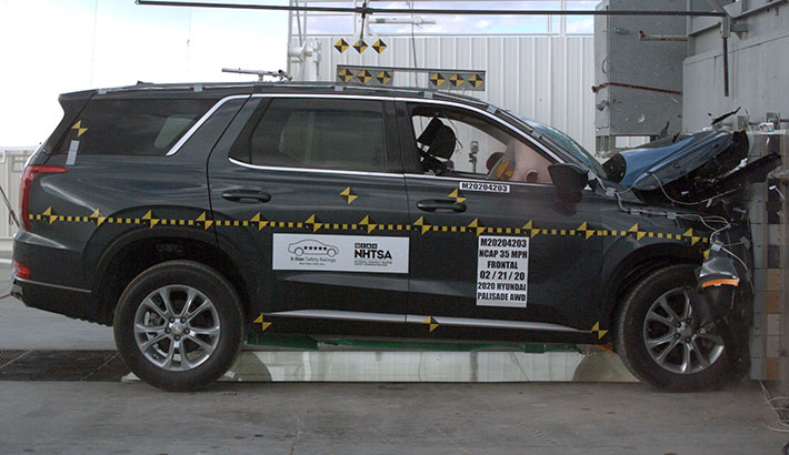 NHTSA crash test of the 2023 Hyundai Palisade