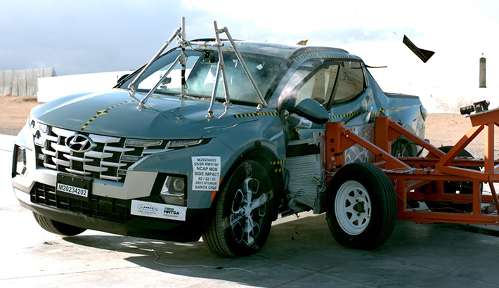 NHTSA Side impact test of the 2023 Hyundai Santa Cruz