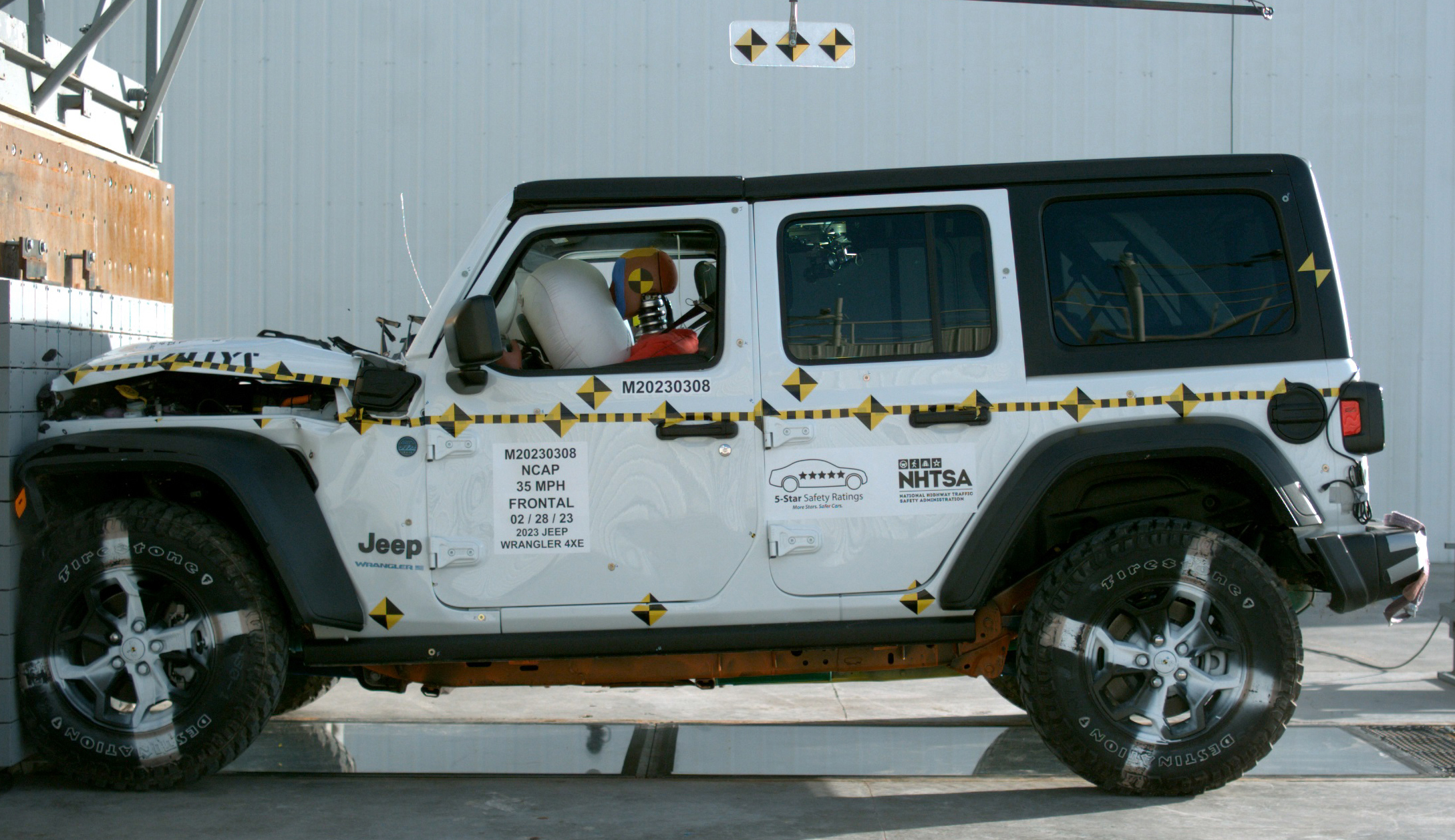 NHTSA crash test of the 2023 Jeep Wrangler Unlimited