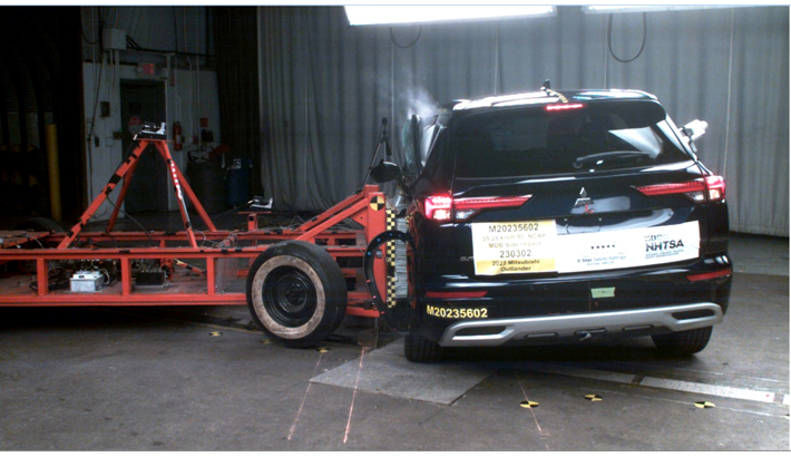 NHTSA Side impact test of the 2023 Mitsubishi Outlander