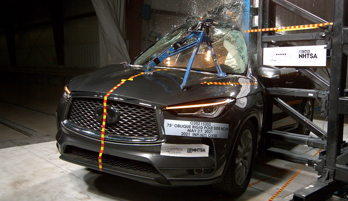 NHTSA Side pole test of the 2023 Infiniti Qx50