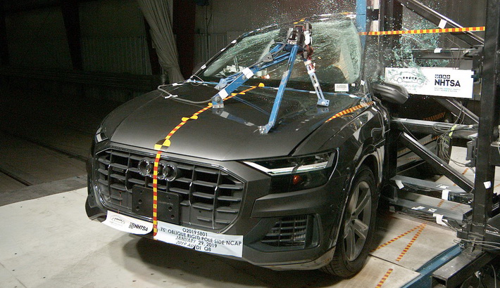 NHTSA Side pole test of the 2023 Audi Q8