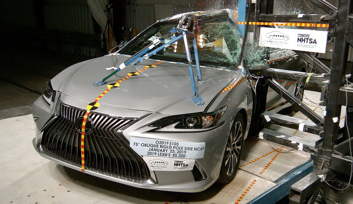 NHTSA Side pole test of the 2023 Lexus ES 250