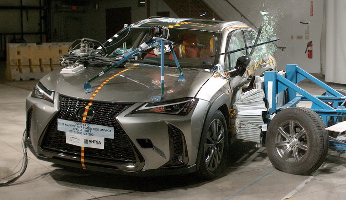 NHTSA Side impact test of the 2023 Lexus UX 250h