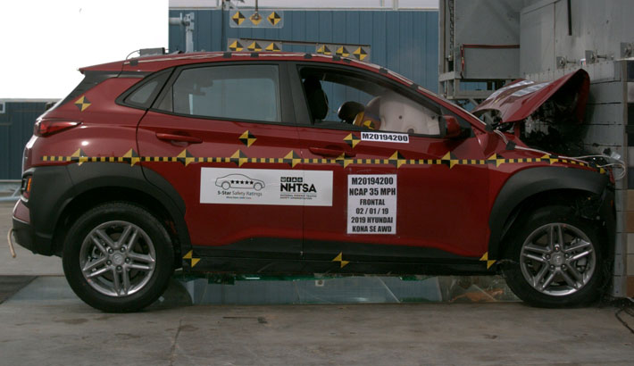 NHTSA crash test of the 2023 Hyundai Kona
