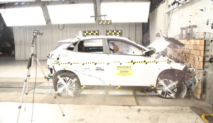 NHTSA crash test of the 2023 Hyundai Kona Electric