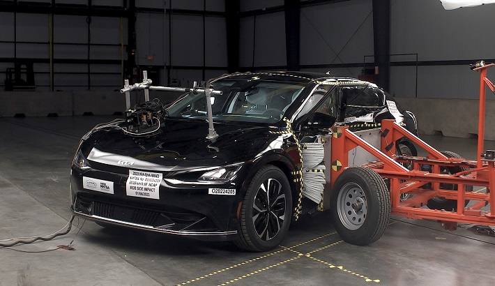 NHTSA Side impact test of the 2023 Kia EV6