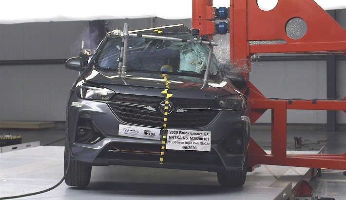 NHTSA Side pole test of the 2024 Chevrolet Trailblazer