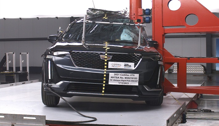 NHTSA Side pole test of the 2024 Cadillac Xt6