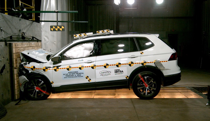 NHTSA crash test of the 2024 Volkswagen Tiguan